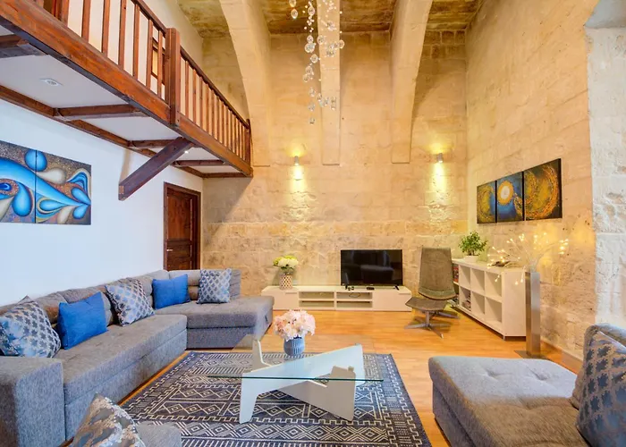 Valletta Waterfront Villa With Pool And Jacuzzi