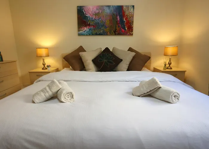 Pet friendly Mayfair Cosy 2Br Apartment St. Paul's Bay