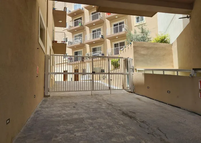 Modern-Studio Apartment In Qawra Malta St. Paul's Bay