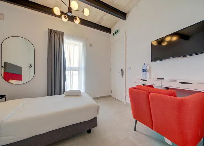 Private Rooms With Bathroom In Valletta