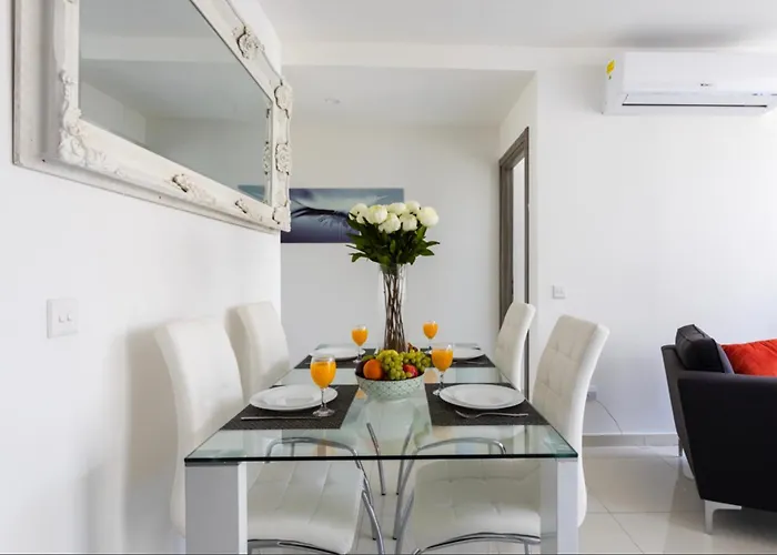 Saint Julian - Lovely Apartment With Terrace - Cityapartmentstay Saint Julian's