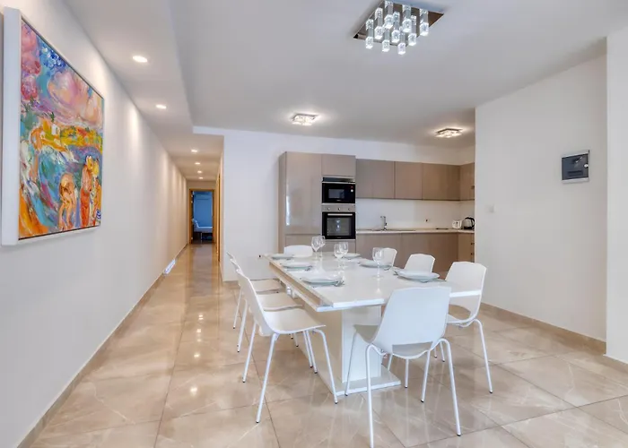 Pet friendly St Georges Bay Oasis Steps From The Beach Saint Julian's