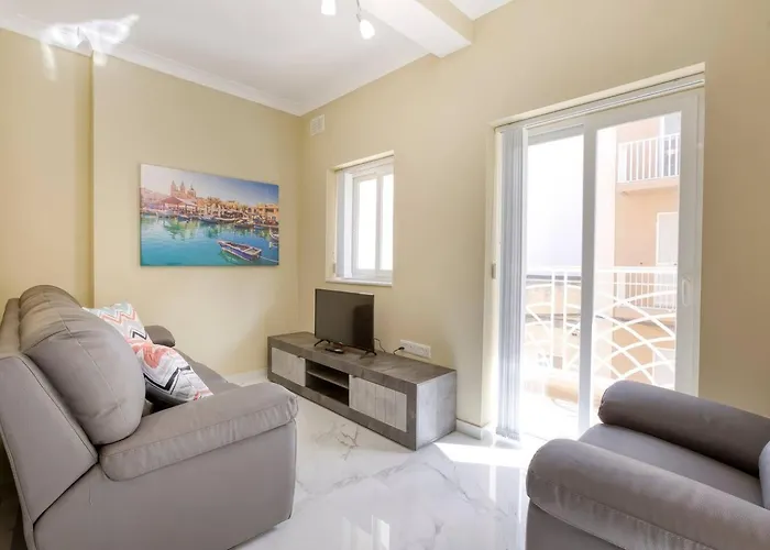 Seaview,Beautiful 3Br Apt 2 Marsaskala