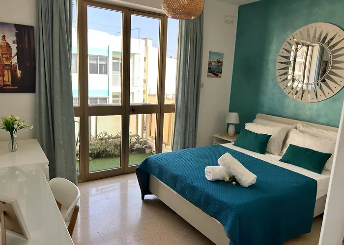 Pet friendly St Paul'S Bay Central Apartment In Qawra