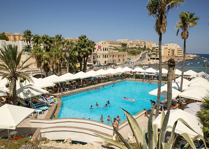 Saint Julian's hotels near Love Monument