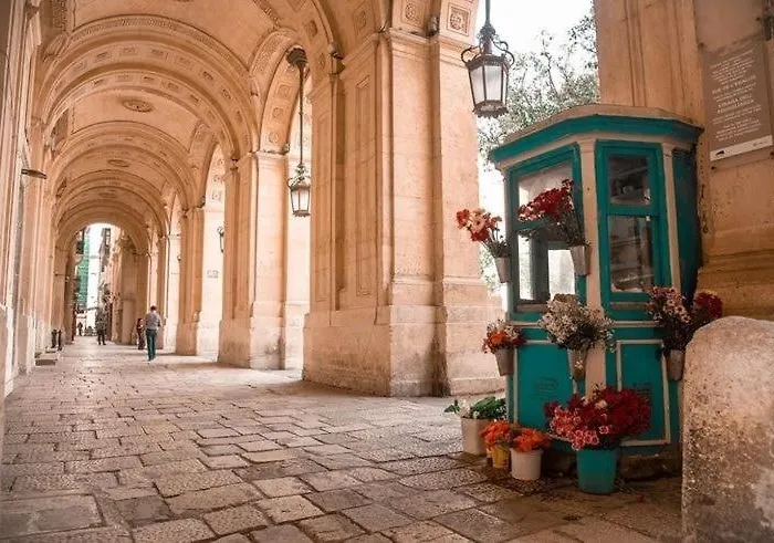 Most Central Apartment Valletta, Renaissance Building
