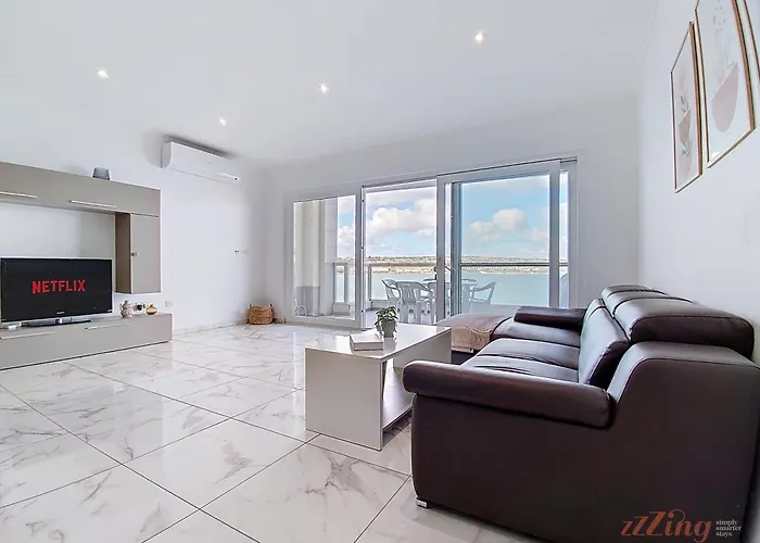 Pet friendly Premium Seafront Apartment With Panoramic Bay Views Mellieha
