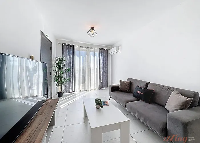 Pet friendly Stylish Seaview Retreat In St Pauls Bay Apartment St. Paul's Bay