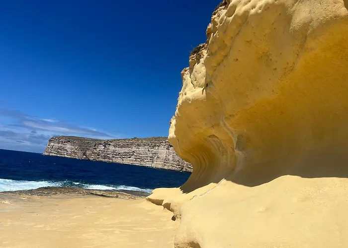 Arzella Apartments Xlendi, Premium 2Br, Bus Stop & Market Opposite