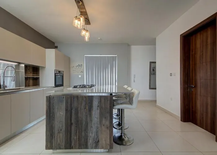 Pet friendly Mellieha Village Penthouse With Terrace - Sleeps 4
