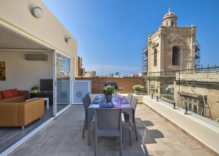 Valletta Luxe 3-Bedroom Duplex Penthouse With Sea View Terrace And Jacuzzi