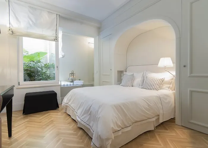 Sliema hotels near Casa Rocca Piccola