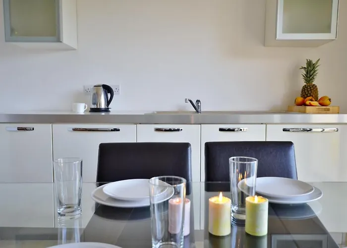 City Living Suites Tk2 Rm 2 Saint Julian's