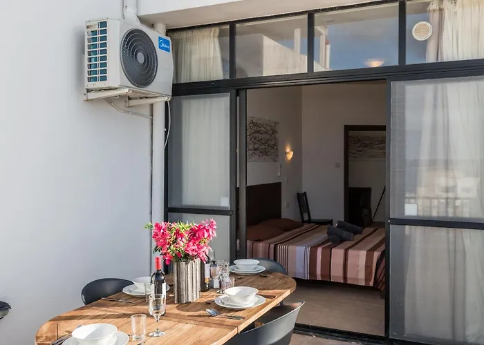 Seashells 2 Bedroom Apartment With Sunny Terrace With Stunning Sea Views - By Getawaysmalta St. Paul's Bay