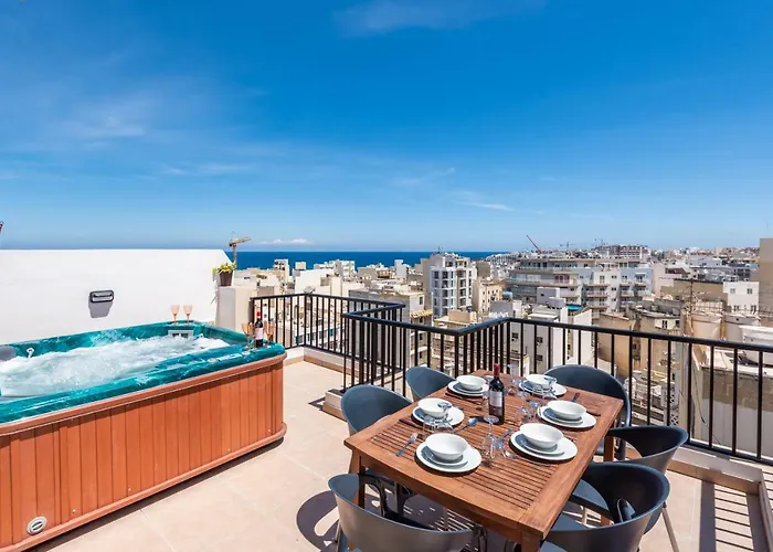 Pet friendly Seashells Sea View Penthouse: Luxury Hot Tub Terrace Apartment St. Paul's Bay
