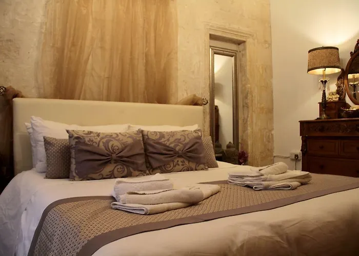 Valletta 3 Star Hotels near Barrakka Lift
