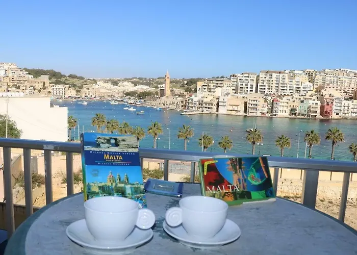 Pet friendly Seafront Apartment - Balcony Over The Harbour Marsaskala