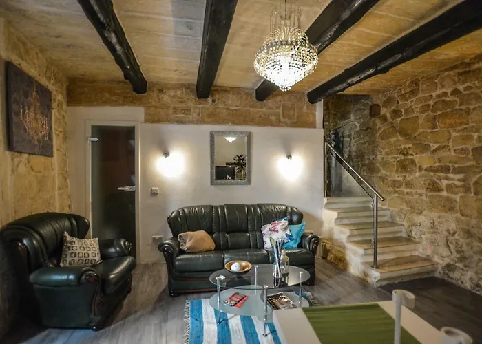 Pet friendly Apartment In Historical Building - Grand Harbour Valletta