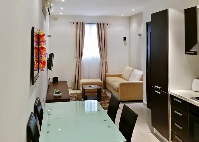 Pet friendly Elegant Apartment With Terrace In Balluta, St. Julians, Just Off The P Saint Julian's